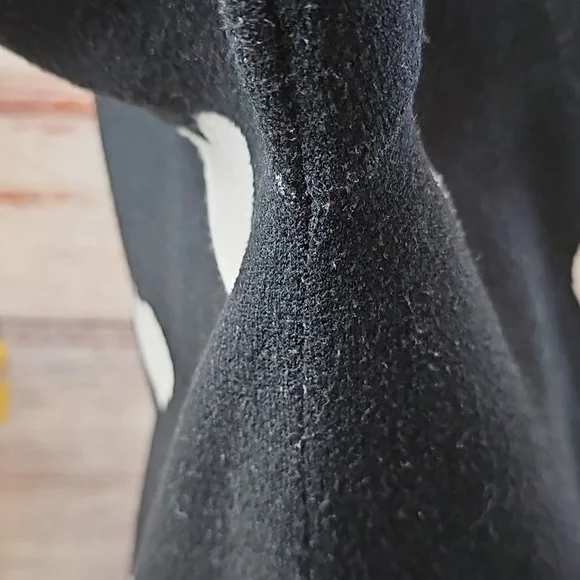 SHEIN BLACK WHITE HEART LONG SLEEVE BUTTON-UP SWEATER CARDIGAN - Picture 5 of 11